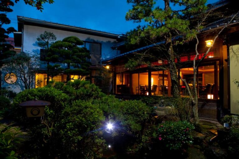 Ryokan Sennari Garden Exterior