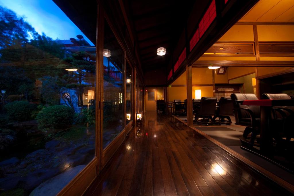 Ryokan Sennari Hallway Dining Room