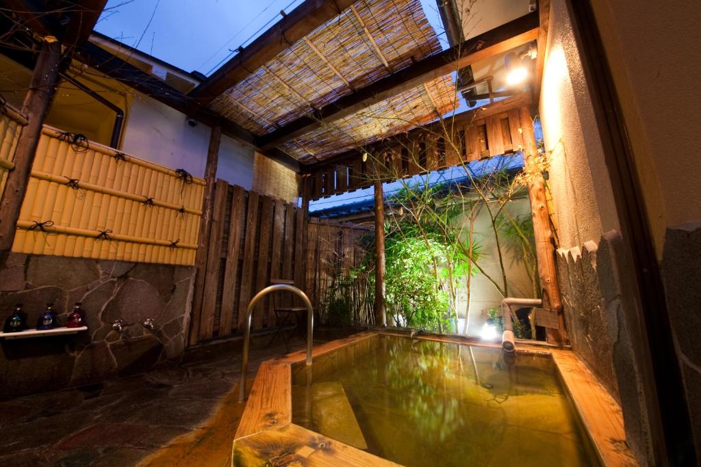 Ryokan Sennari Outdoor Onsen