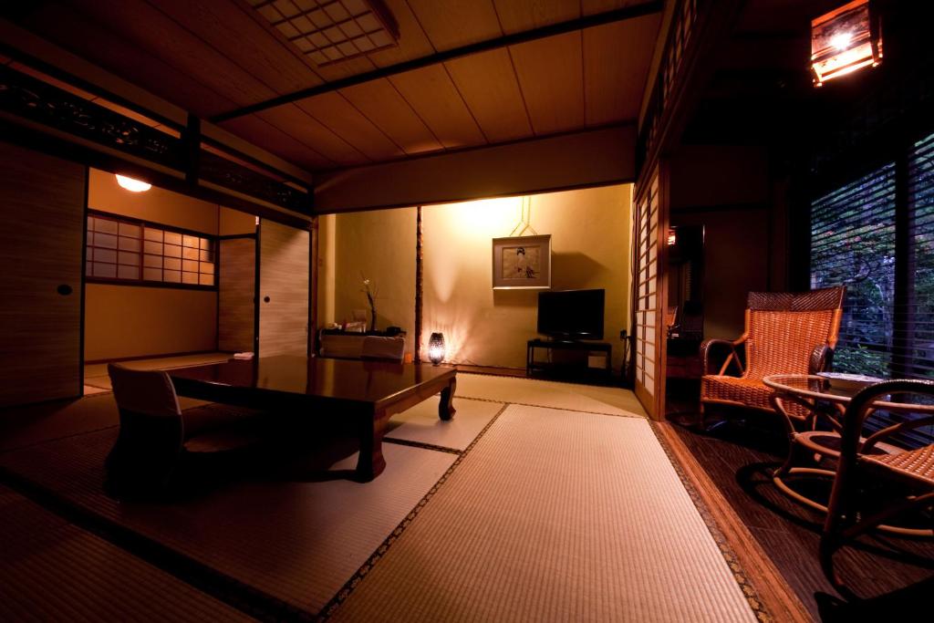 Ryokan Sennari Tatami Room Interior
