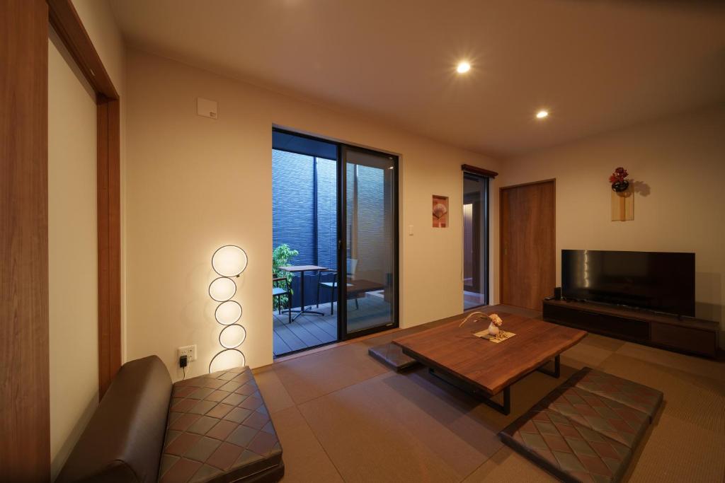 Sanwa Izumi Modern Tatami Room
