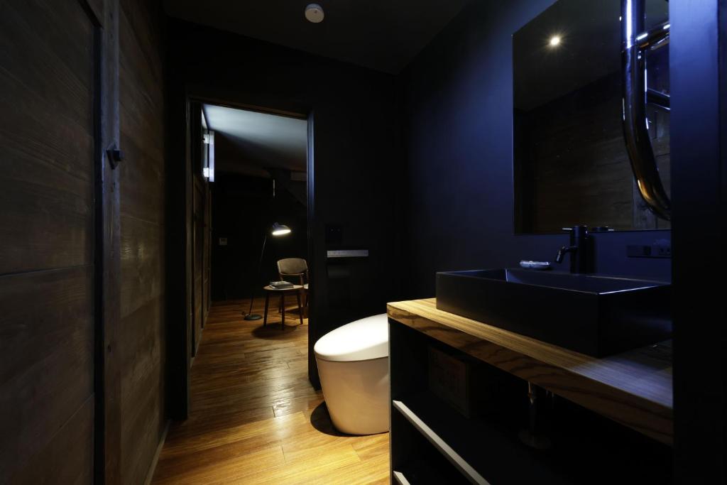 Satoyama Jujo The House Izumi Modern Bathroom