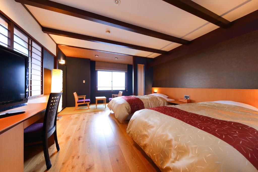 Seaside Hotel Mimatsu Wood Floor Twin Bed Room
