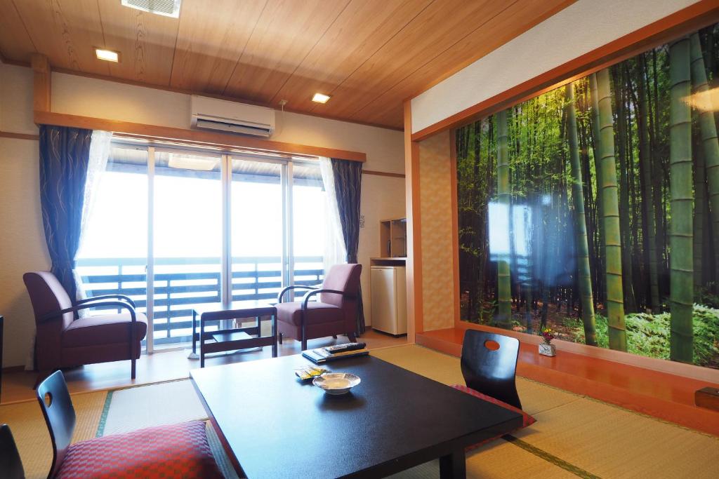Seikaiso Tatami Room Bamboo Decor