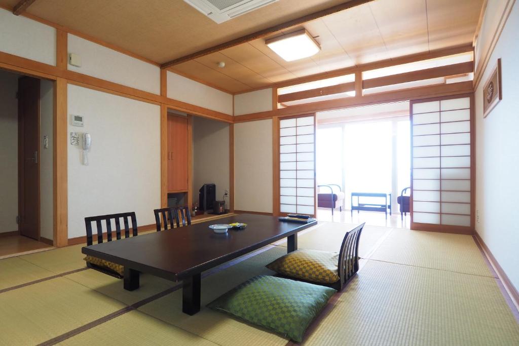 Seikaiso Tatami Room Tea Table