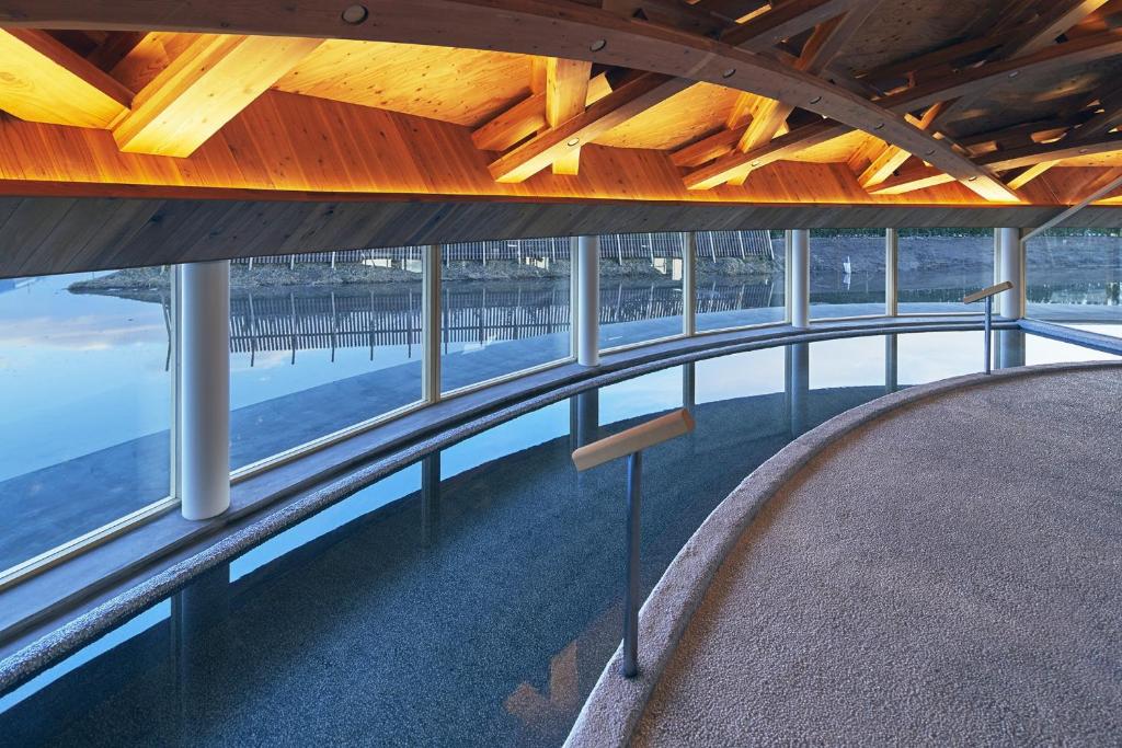 Shonai Hotel Suiden Terrasse Indoor Pool View