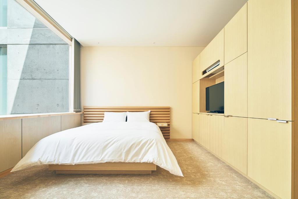 Shonai Hotel Suiden Terrasse Modern Bedroom