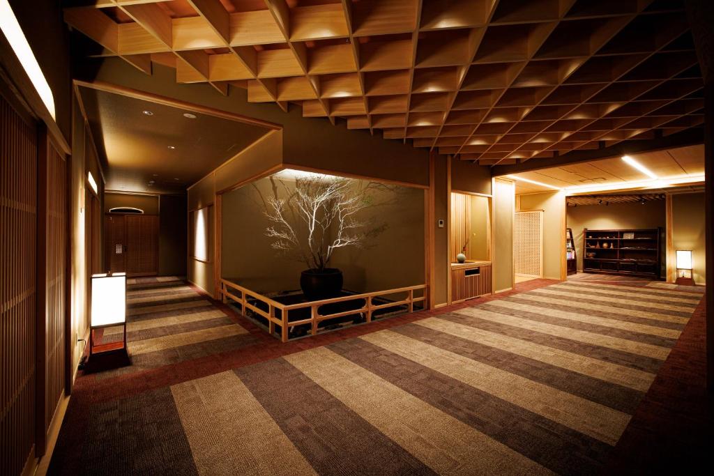 Shoraiso Elegant Hallway