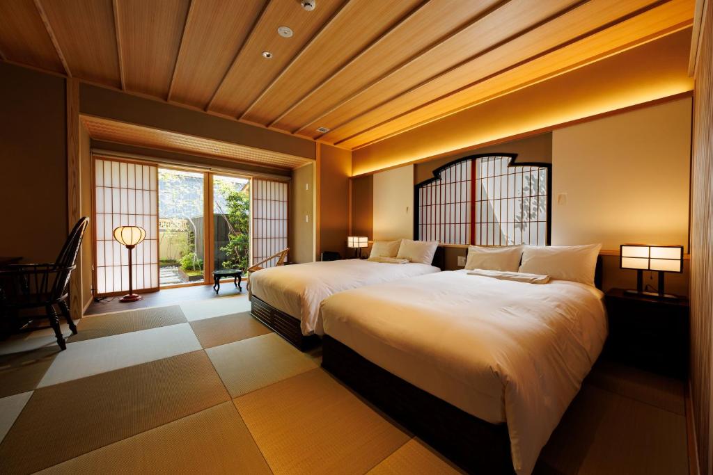 Shoraiso Tatami Bedroom Garden View