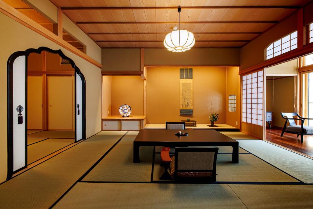Shoraiso Tatami Room Tea Table