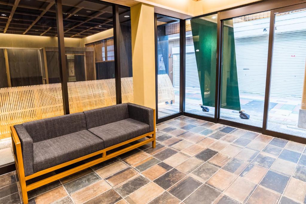 Suzuran Tengachaya Lobby Sofa