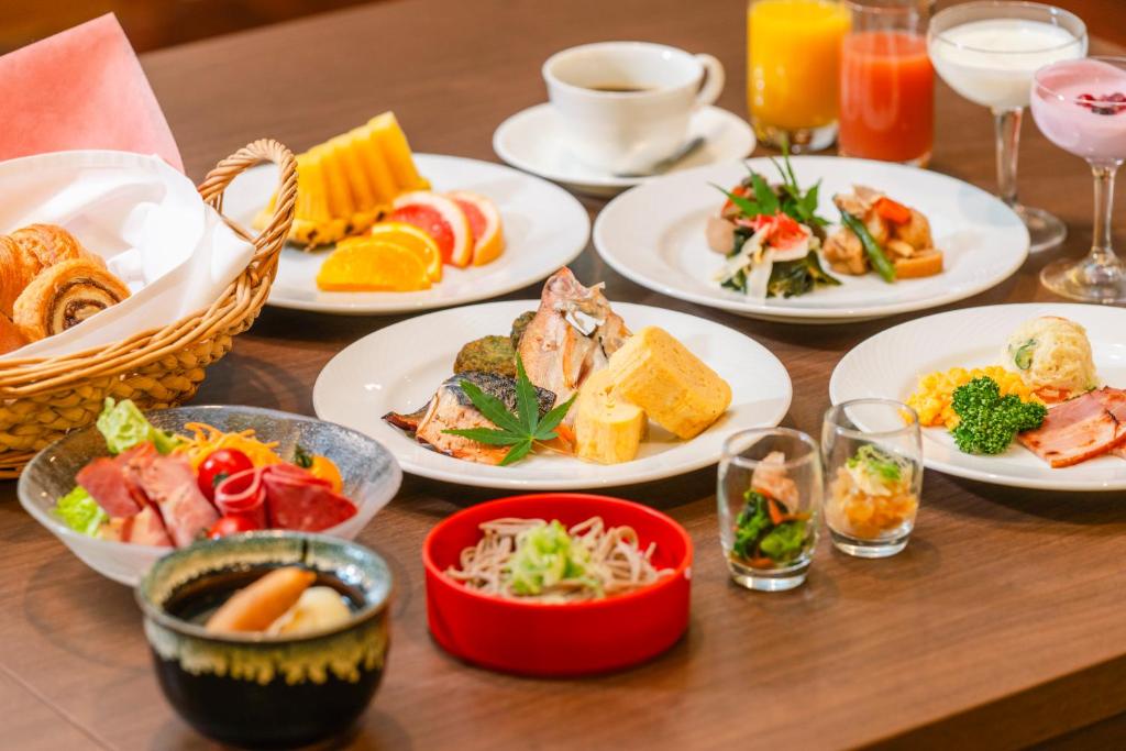 Tamatsukuri Grand Hotel Choseikaku Breakfast Spread