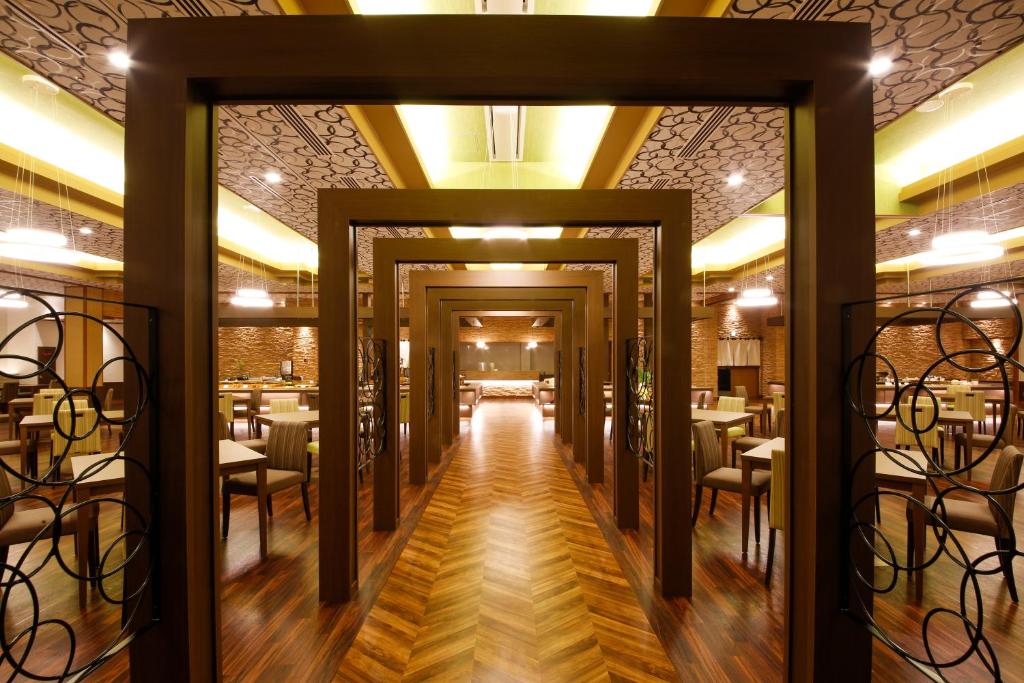 Tamatsukuri Grand Hotel Choseikaku Dining Area