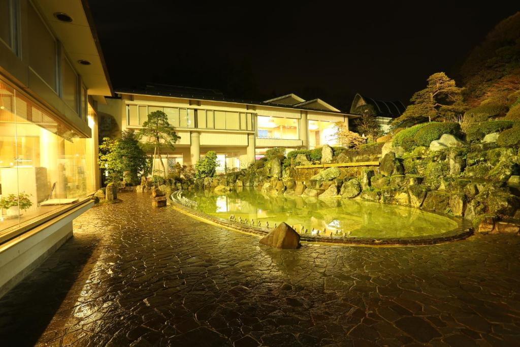 Tamatsukuri Grand Hotel Choseikaku Garden Night