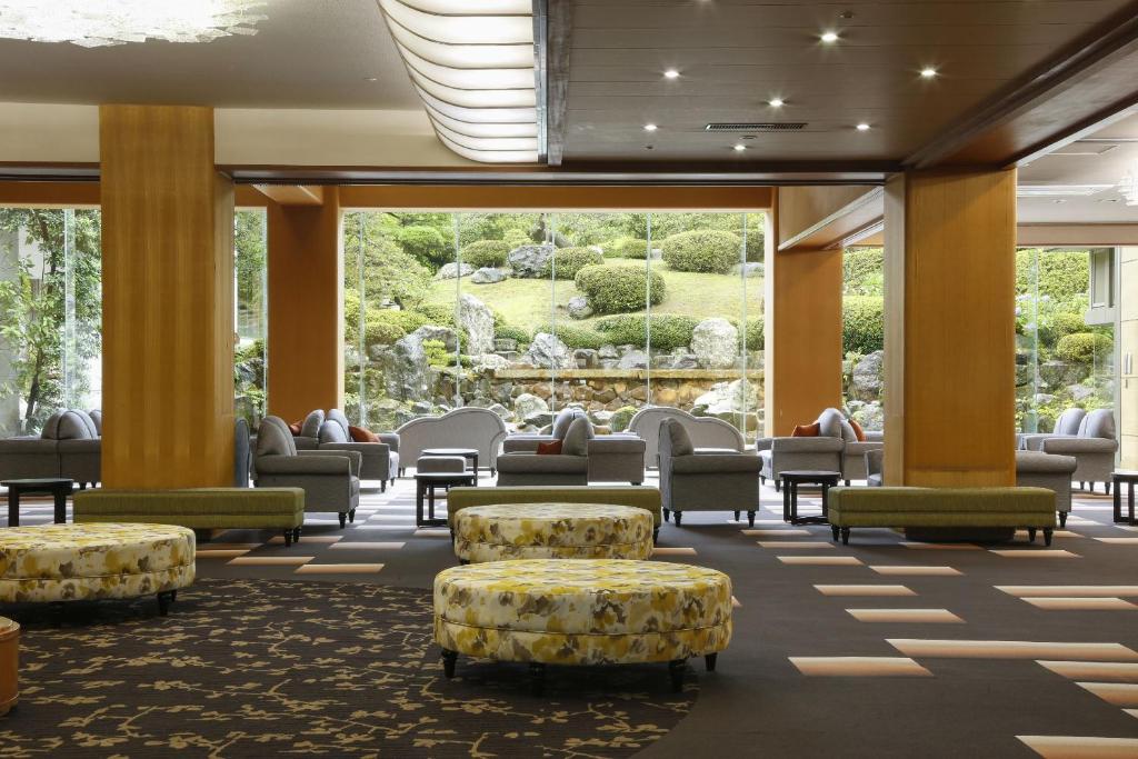 Tamatsukuri Grand Hotel Choseikaku Lobby Garden View