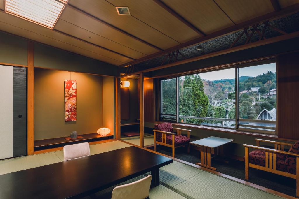 Tamatsukuri Grand Hotel Choseikaku Tatami Room With View