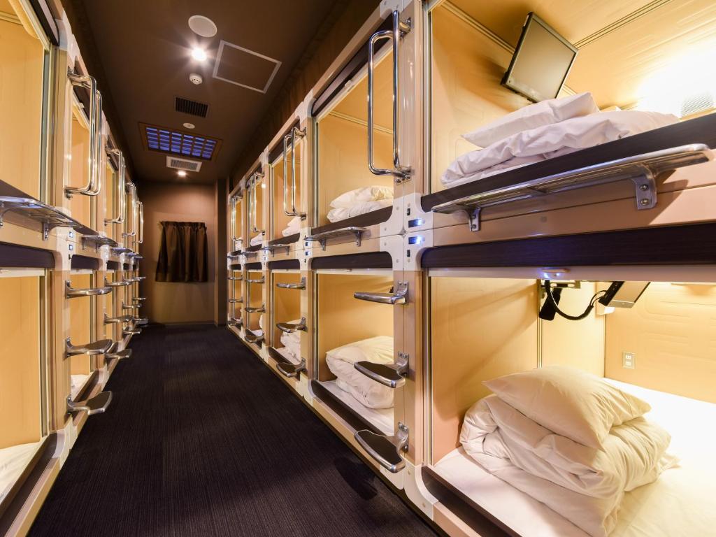 Tanegashima Araki Hotel Capsule Pods