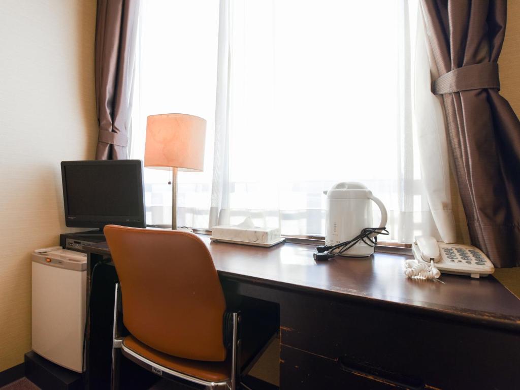 Tanegashima Araki Hotel Desk Area