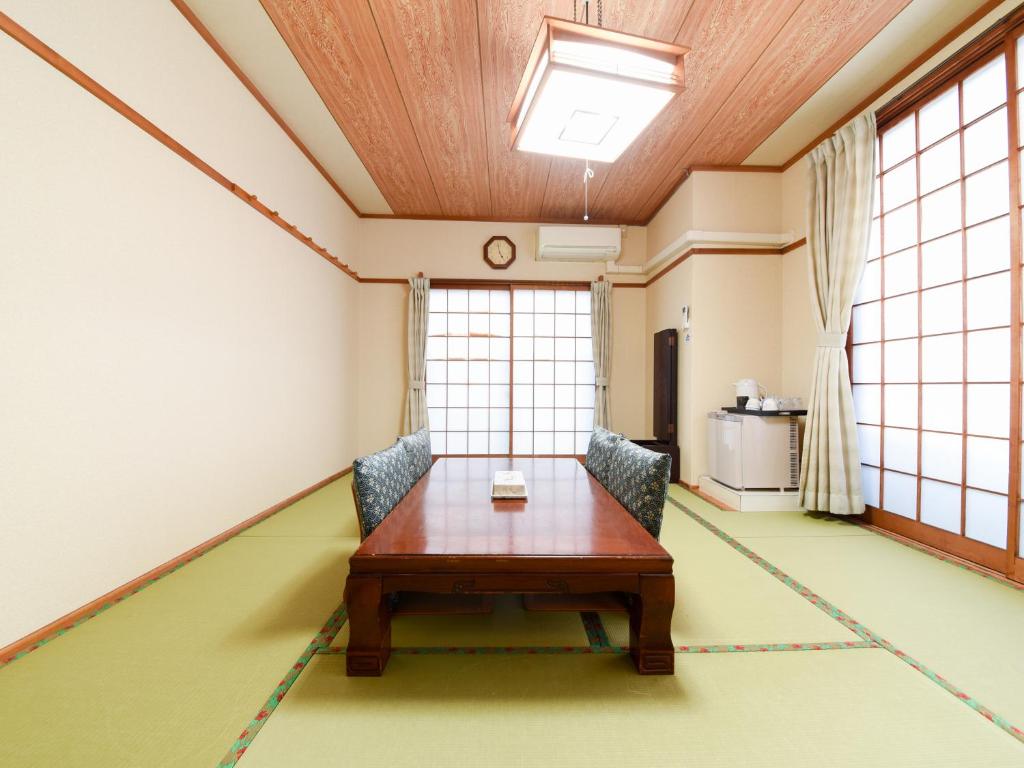 Tanegashima Araki Hotel Tatami Room Tea Table