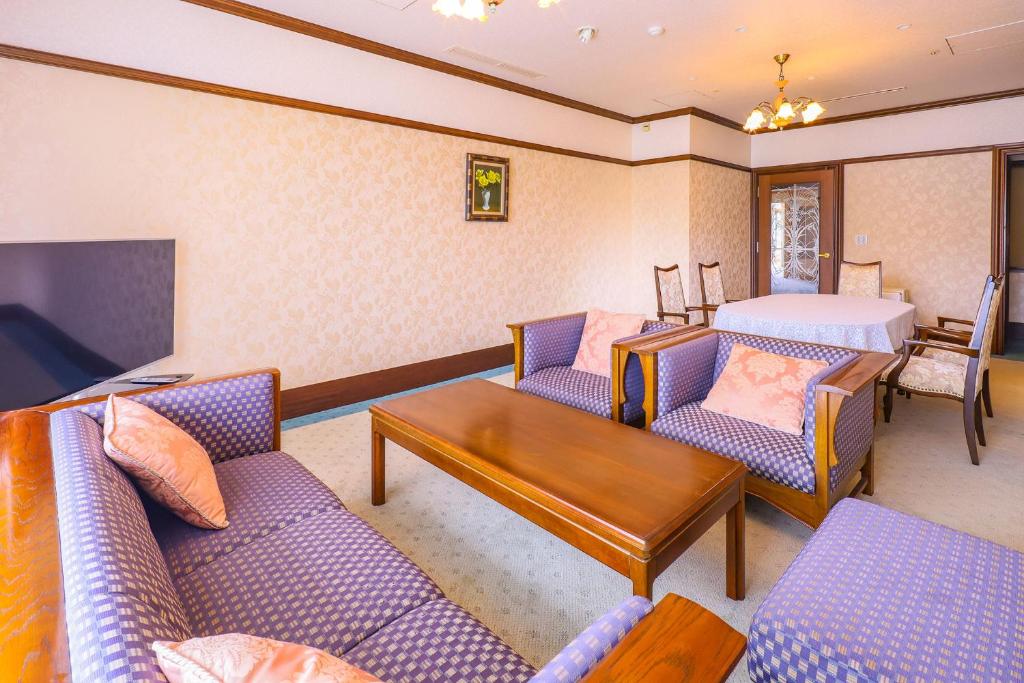 Taoya Akiu Living Room Seating Area