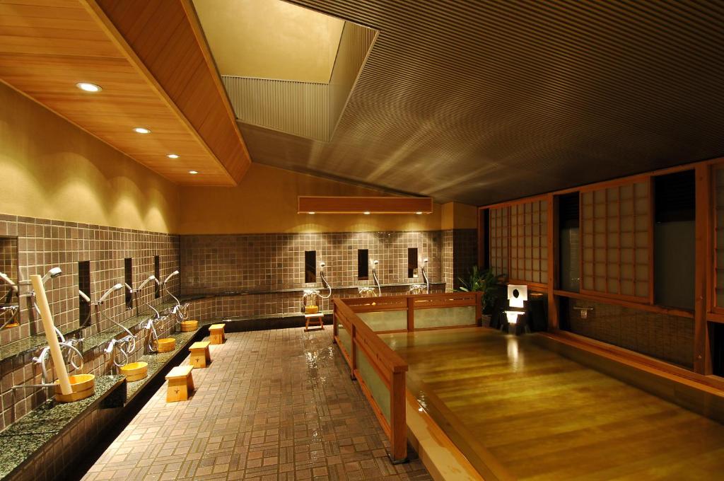 Tatsumikan Onsen Bathroom
