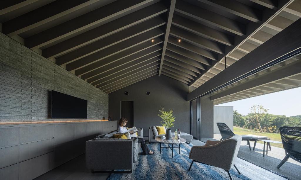 Tayuta Modern Living Room