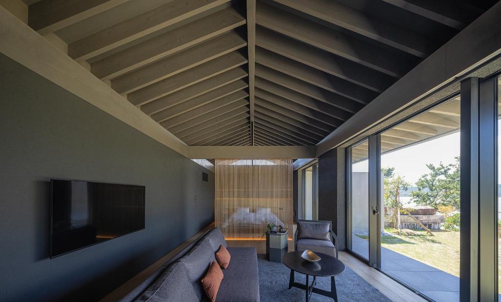 Tayuta Modern Lounge Area