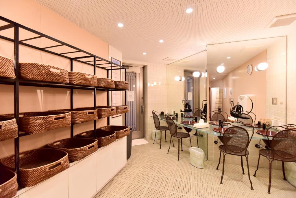 Tocen Goshoboh Onsen Changing Room