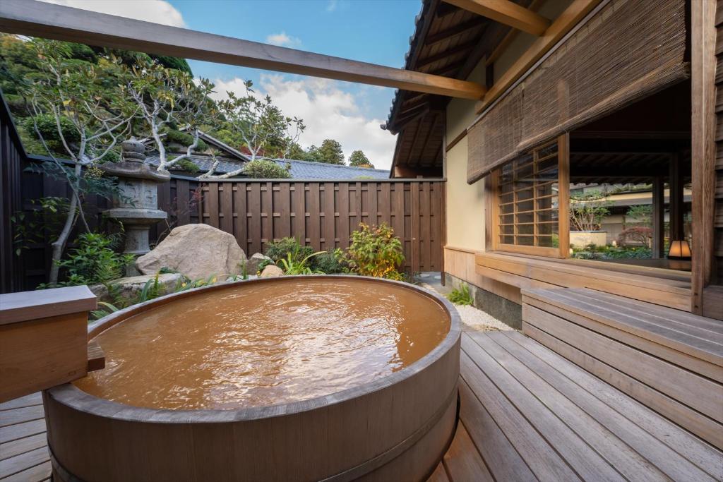 Tocen Goshoboh Outdoor Onsen