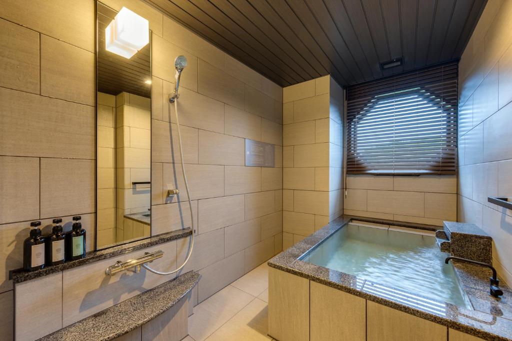 Ureshino Yadoya Onsen Bathroom
