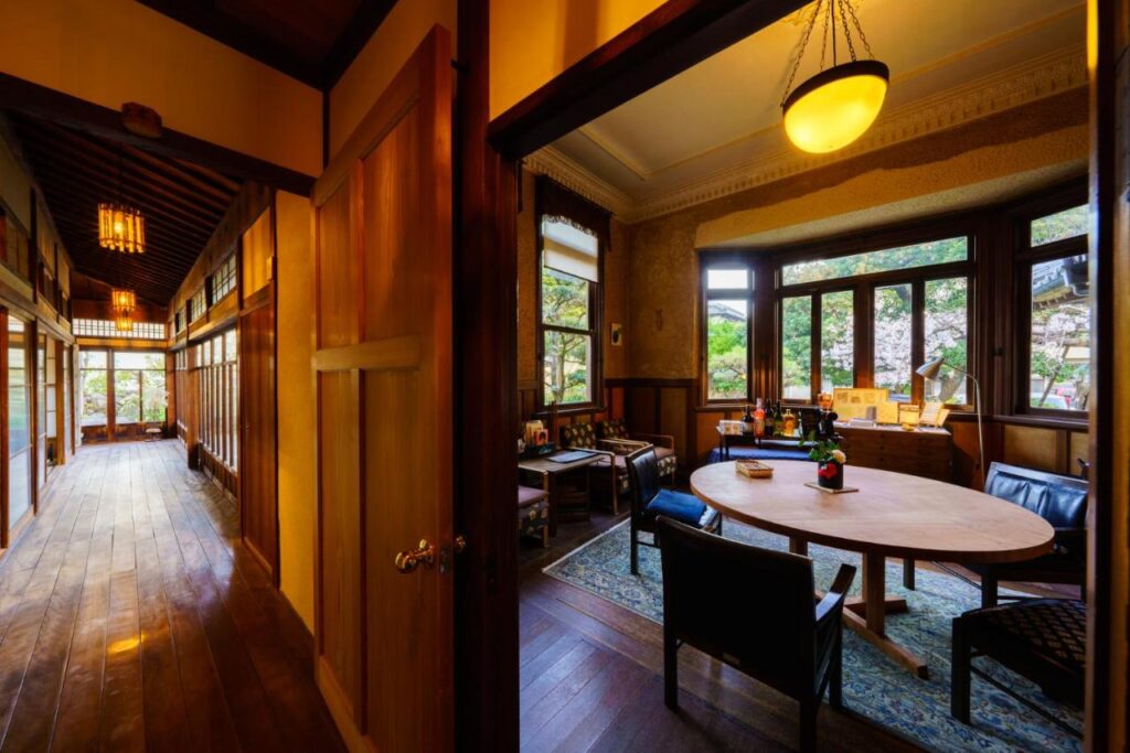 Yamada Bessou Hallway Lounge