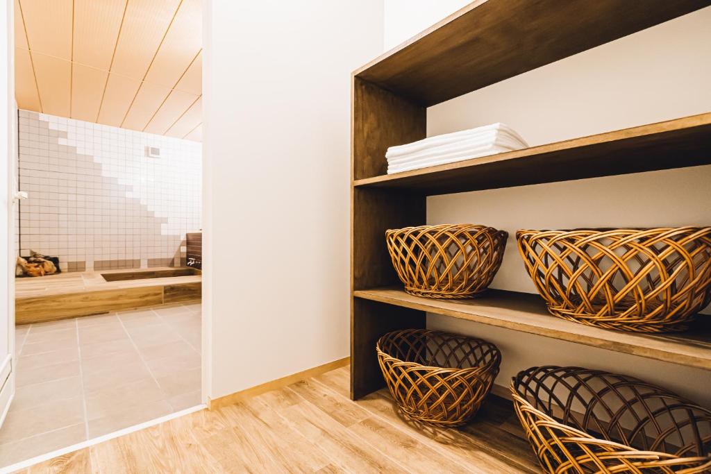 Yamahana Onsen Tonden Japanese Inn Bathroom Baskets