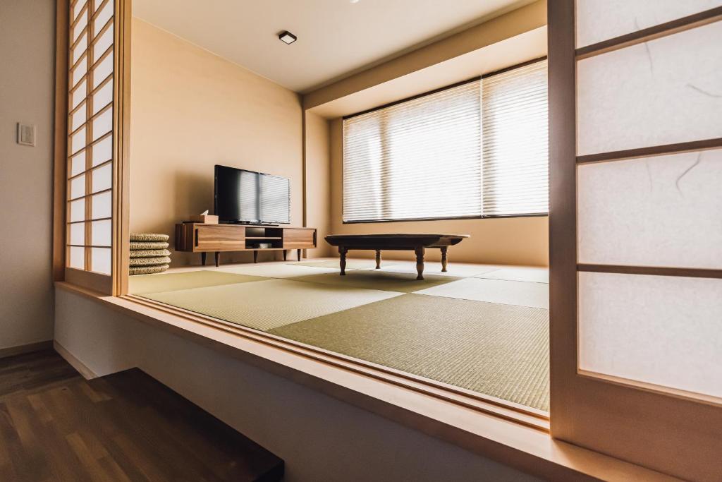 Yamahana Onsen Tonden Japanese Inn Tatami Room Tv Table