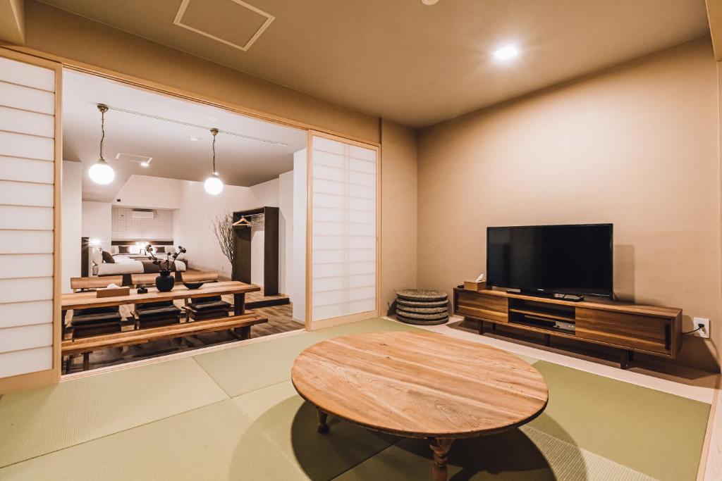 Yamahana Onsen Tonden Japanese Inn Tatami Room Tv