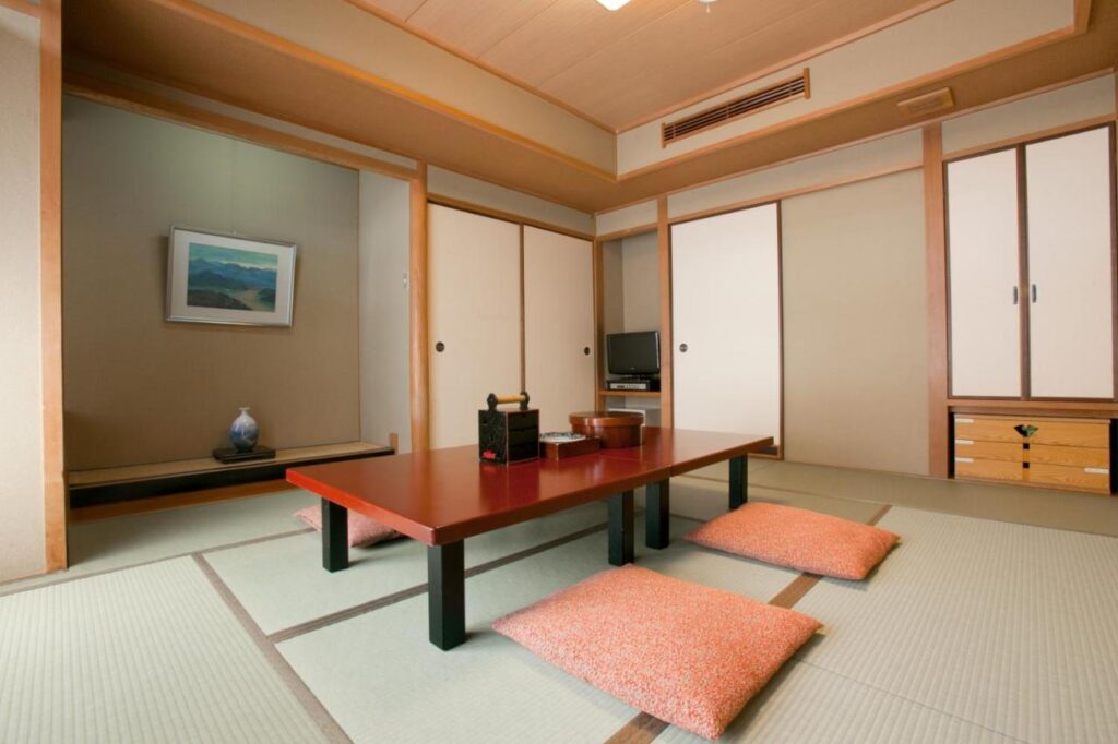 Yamatoya Honten Traditional Tatami Room
