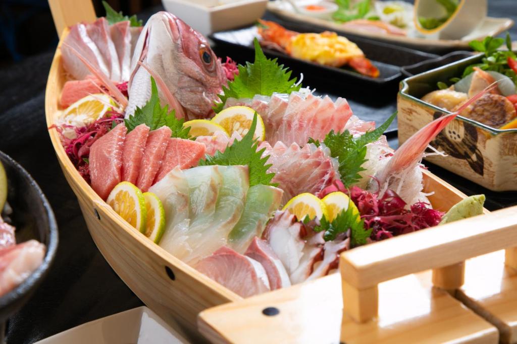 Yasuraginoyado Yufu Sashimi Boat