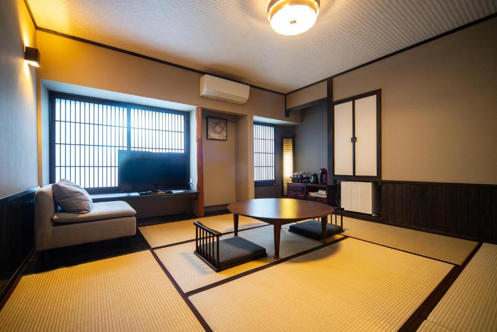 Yasuraginoyado Yufu Tatami Room Sofa Tv