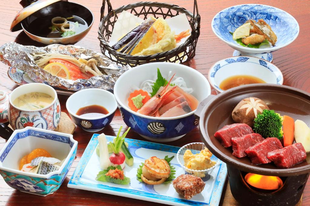 Yudanaka Onsen Seifuso Kaiseki Dinner