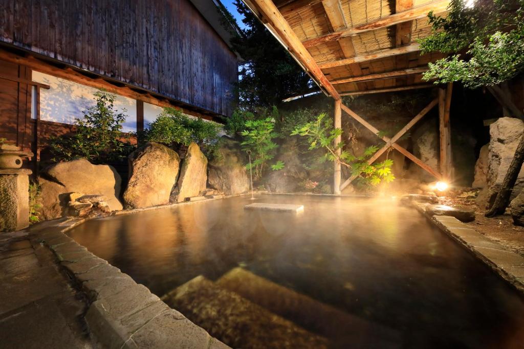 Yudanaka Onsen Seifuso Outdoor Bath
