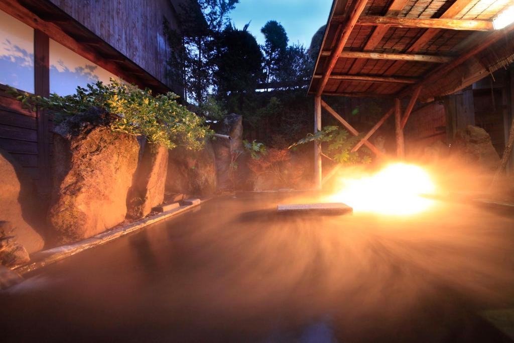 Yudanaka Onsen Seifuso Outdoor Hot Spring