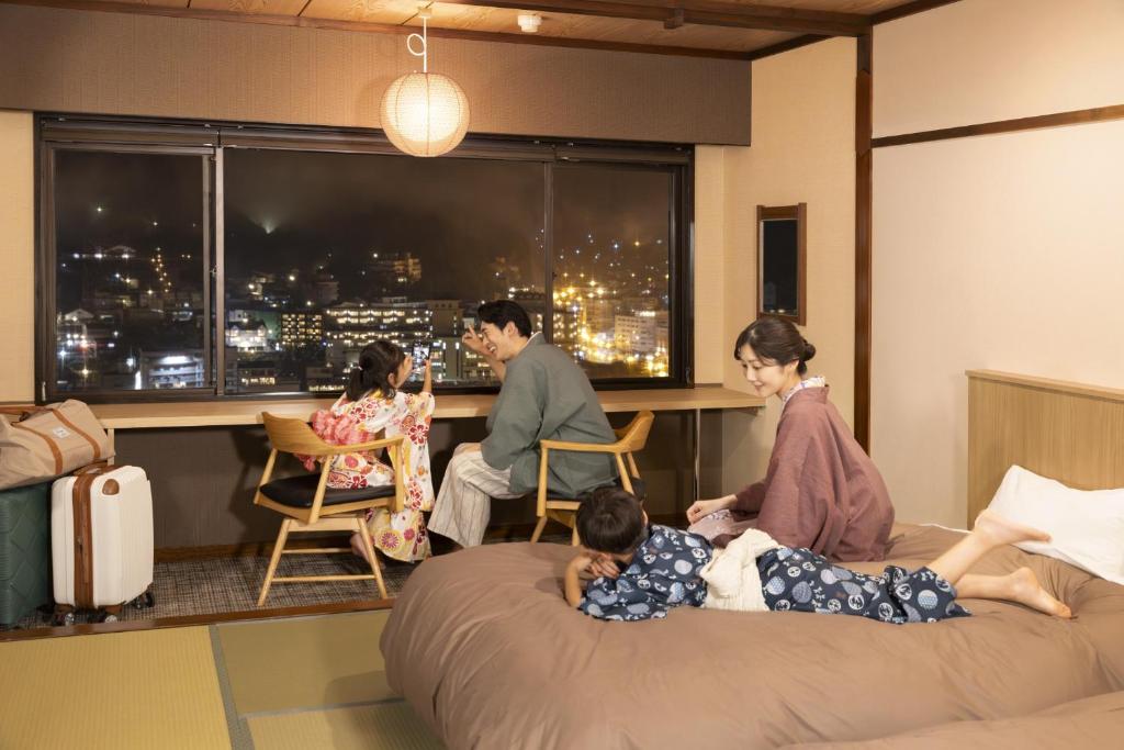 Yukai Resort Gero Onsen Gero Saichoraku Honkan Night View Tatami Room