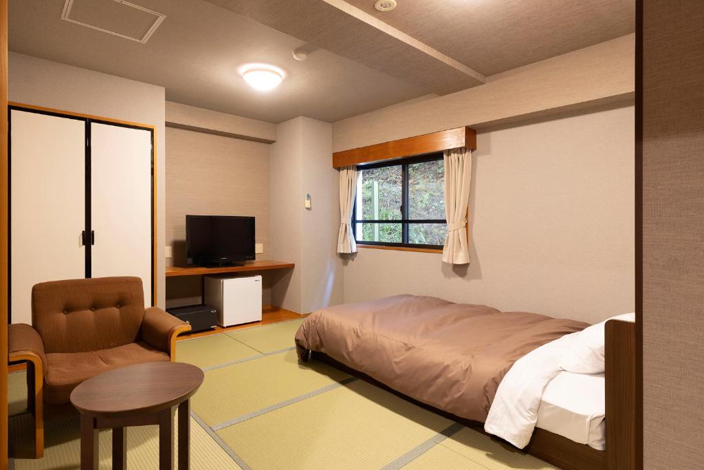 Yukai Resort Gero Onsen Gero Saichoraku Honkan Tatami Room Tv Chair Bed