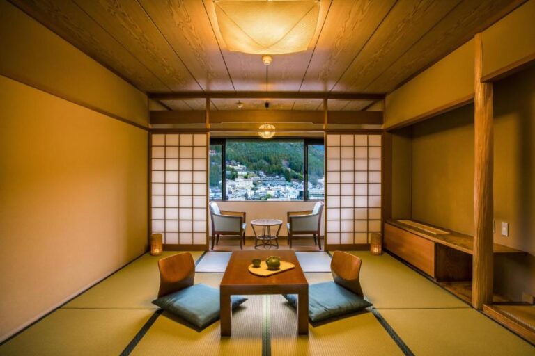 Yukairesort Gero Onsen Gero Saichoraku Honkan Traditional Tatami Room