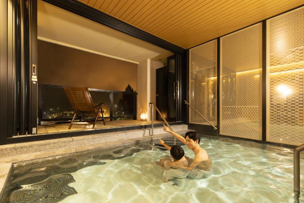 Yukairesortgeroonsengeraosaichorakuhonkan Onsen Bath