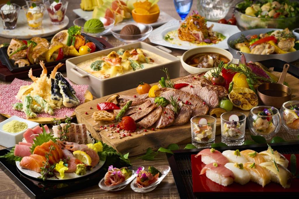 Yukairesortgeroonsengerosaichorakuhonkan Traditional Japanese Feast