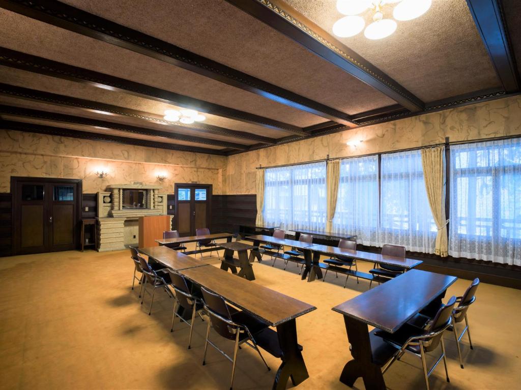 Yunoshimakan Meeting Room