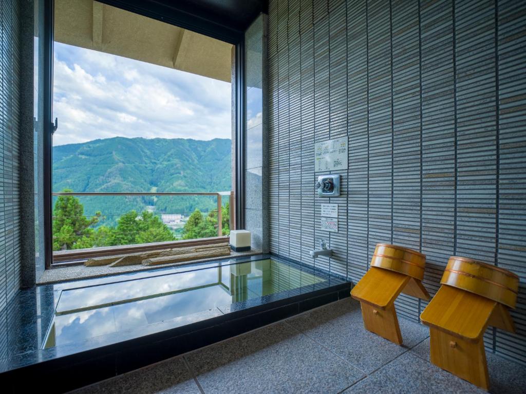 Yunoshimakan Onsen View