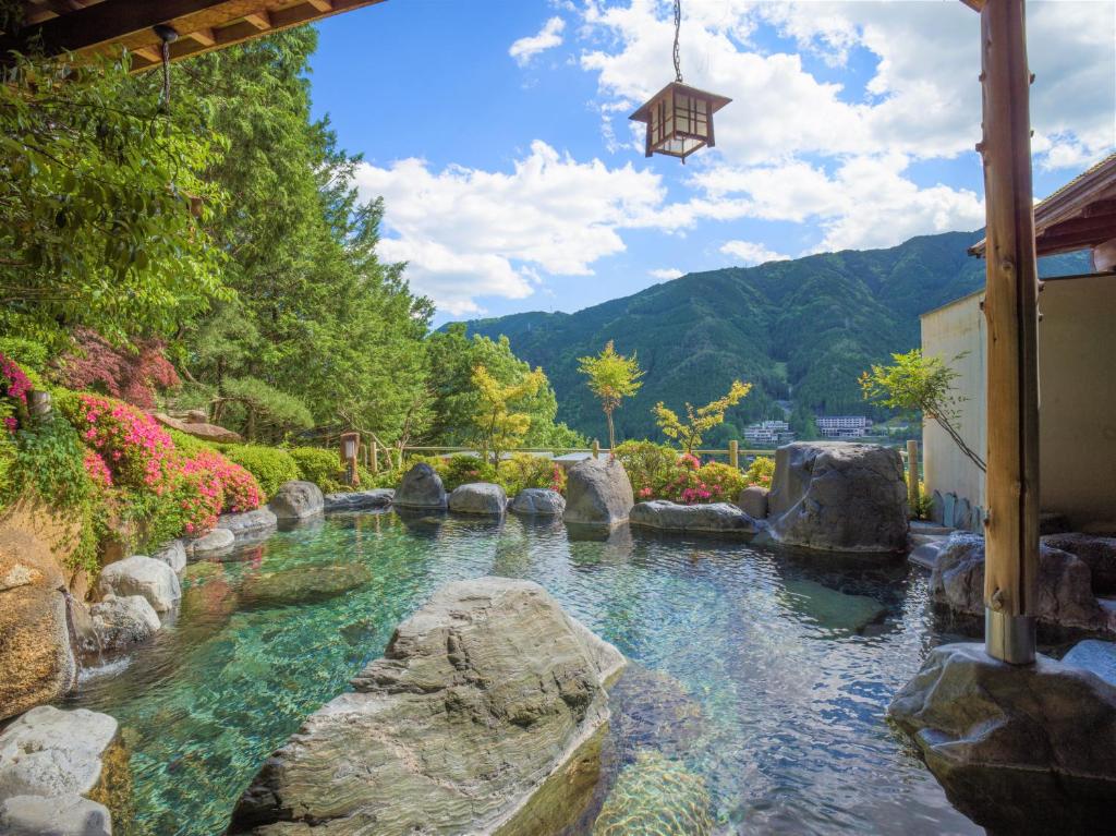 Yunoshimakan Outdoor Onsen