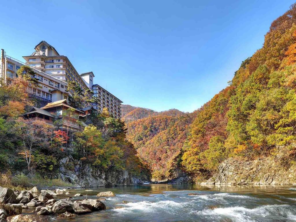 Ashinomaki Onsen Ookawaso River Mountains