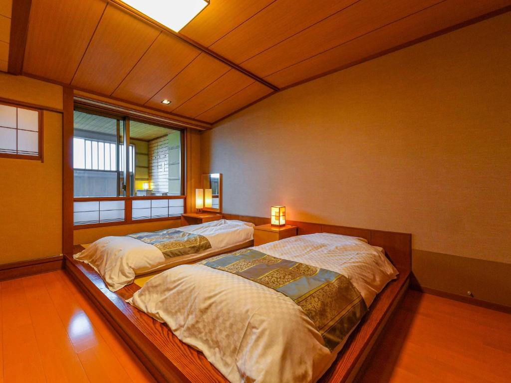 Awara Onsen Mimatsu Tatami Platform Beds